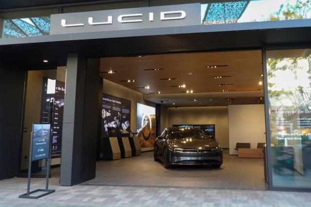 لوسيد تعلن بيع 6001 سيارة فقط في عام 2023