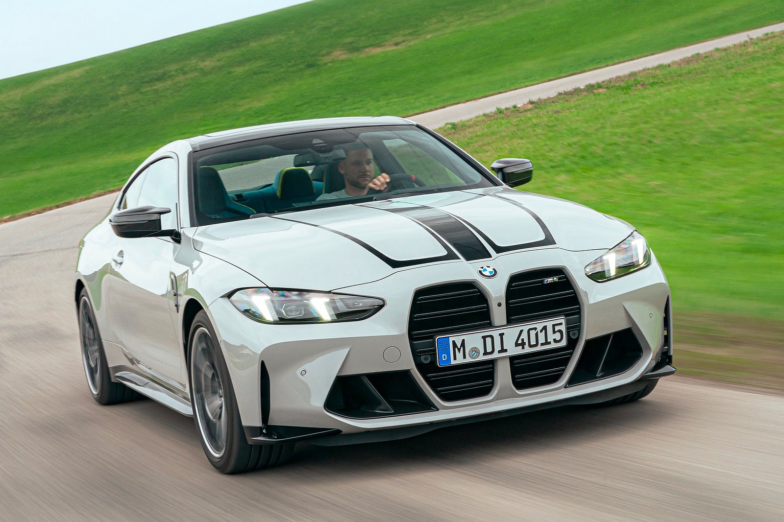 طرح بي إم دبليو M4 الجديدة بقوة 523 حصان ومصابيح ليزر خلفية