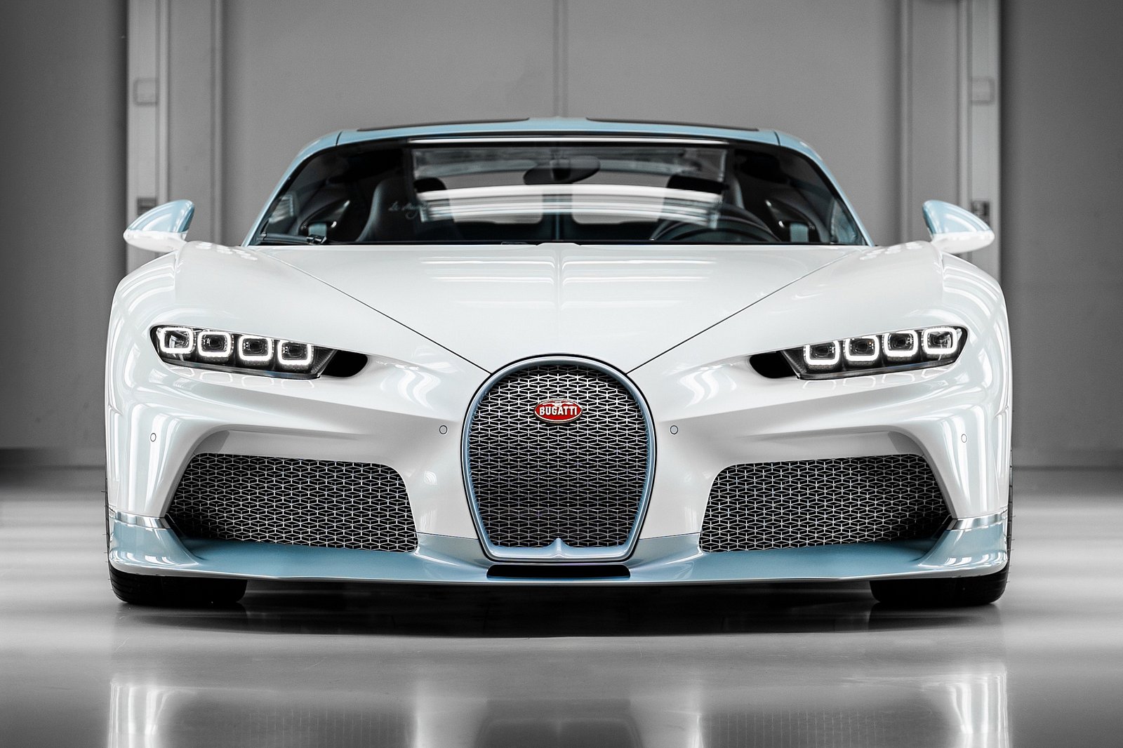 الكشف عن خليفة بوجاتي شيرون خلال ستة أشهر