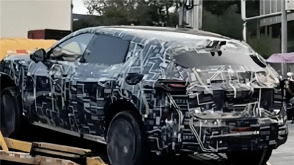 صور تجسسية لسيارات أفاتر 15 الـSUV الكهربائية الجديدة من الصين