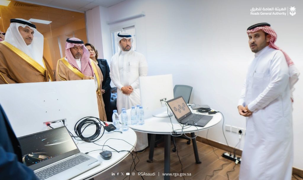 بدء تجربة نظام ذكي لرصد تساقط الصخور في عقبة الهدا