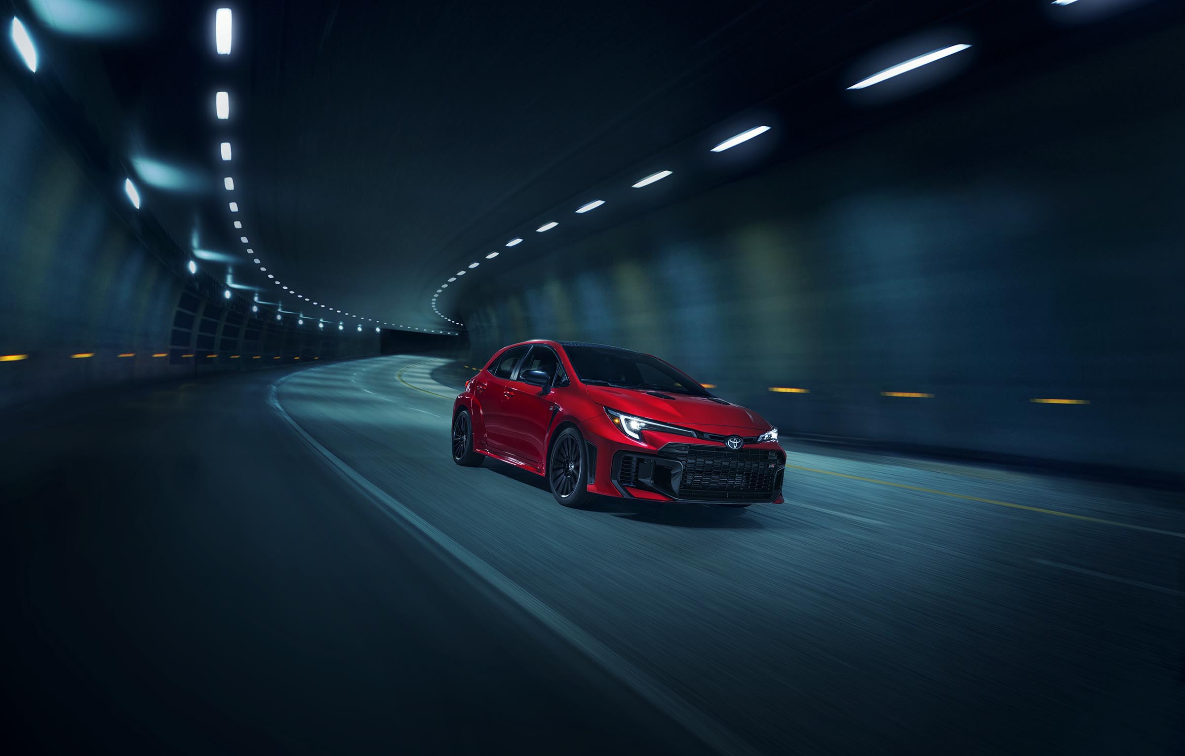 تويوتا جي آر كورولا 2025 تضيف ناقل حركة أوتوماتيكي وعزم دوران أكبر