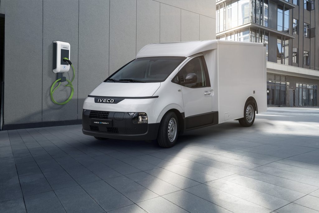 إيفكو إي موفي هي شاحنة كهربائية مبنية على هيونداي ستاريا