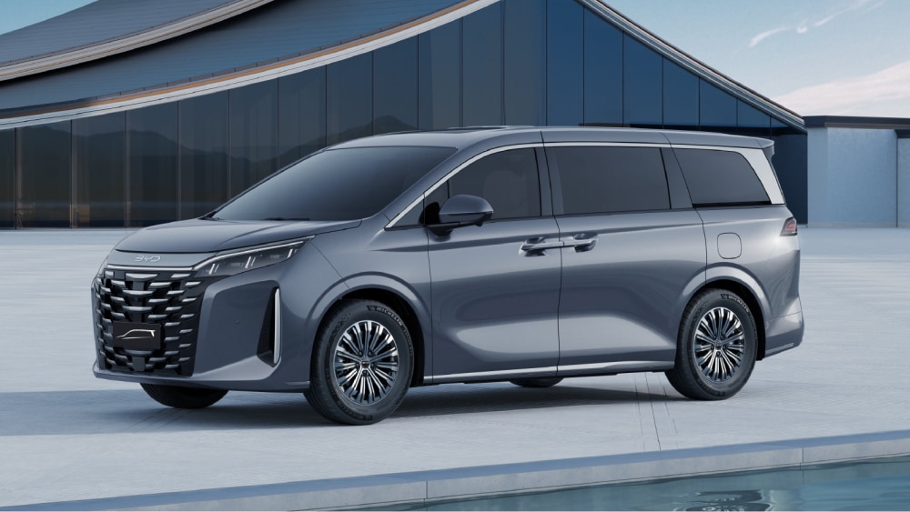 بدء مبيعات بي واي دي Xia الهجينة MPV في الصين