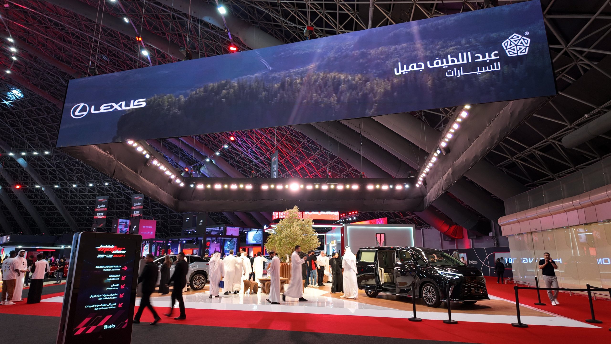 تألق لافت لجناح لكزس في معرض جدة الدولي للسيارات