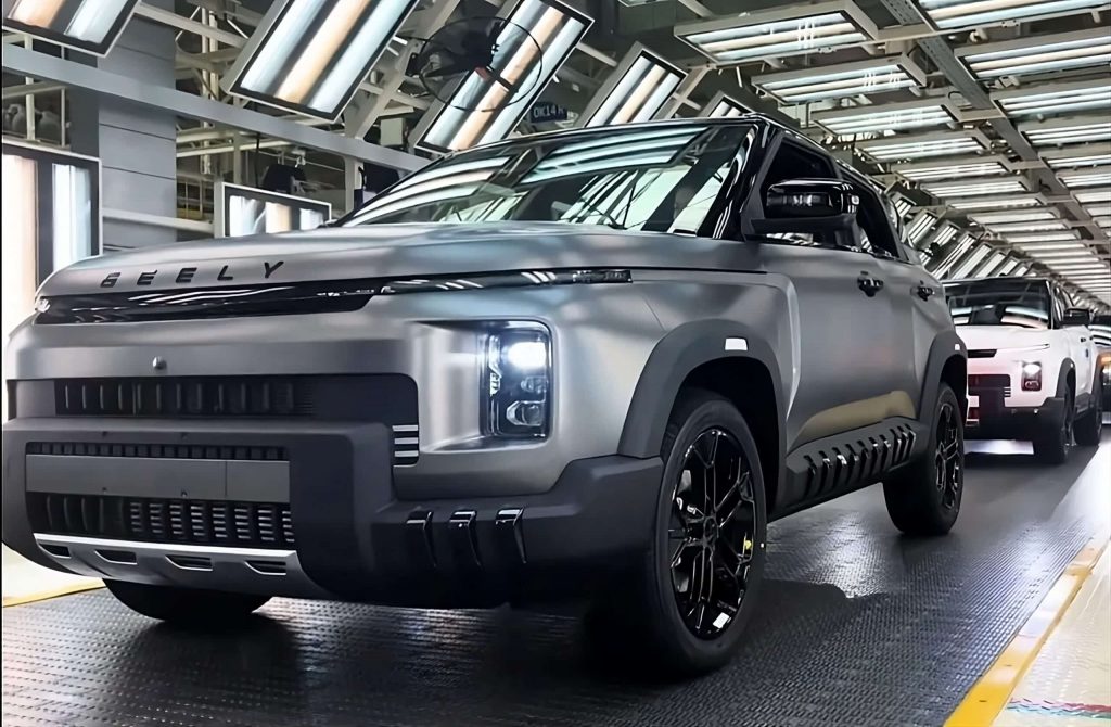 جيلي كاوبوي الرياضية متعددة الاستخدامات للطرق الوعرة تخرج من خط الإنتاج في الصين