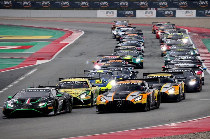 استضافة سباق SAL جدة جي تي التاريخي 2024 في أسرع حلبة في العالم