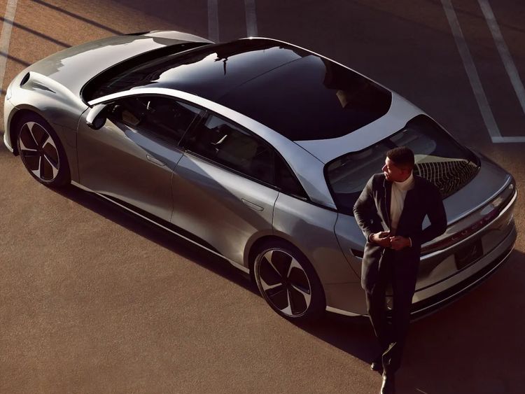 لوسيد تعلن عن قرب تسليم نماذجها الأولي في الإمارات