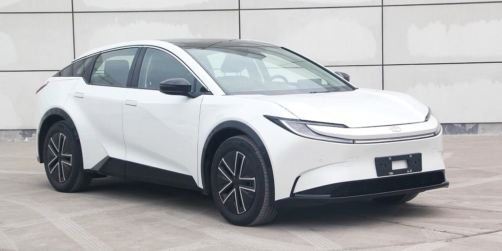 تويوتا bZ3C الكهربائية ستقطع مسافة 630 كيلومترًا وتعمل بالقيادة الذاتية