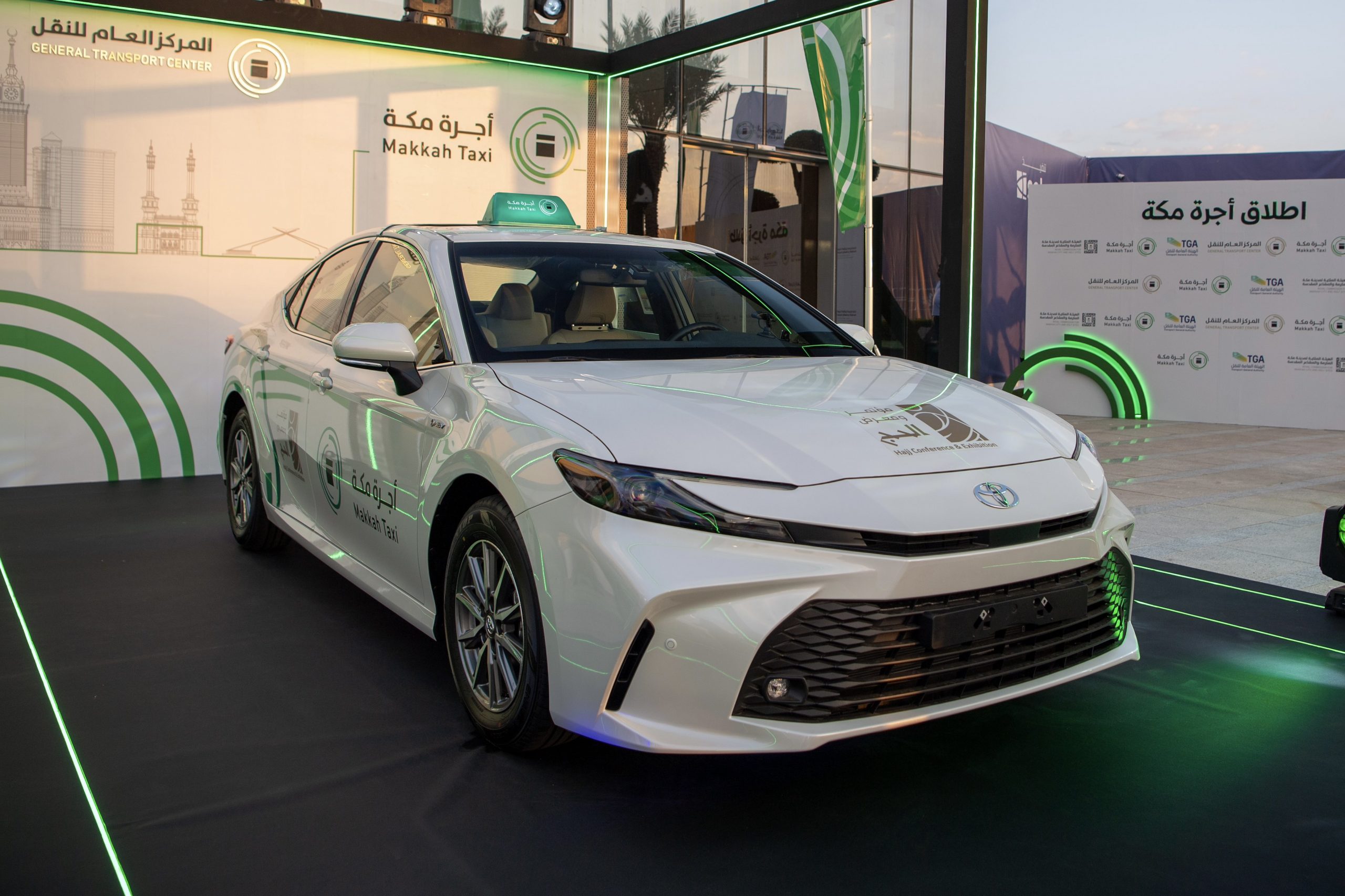 تدشين مشروع أجرة مكة من خلال سيارات هايبرد وكهربائية