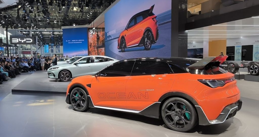 بي واي دي باعت 4.3 مليون سيارة في العالم خلال 2024 بزيادة 41%