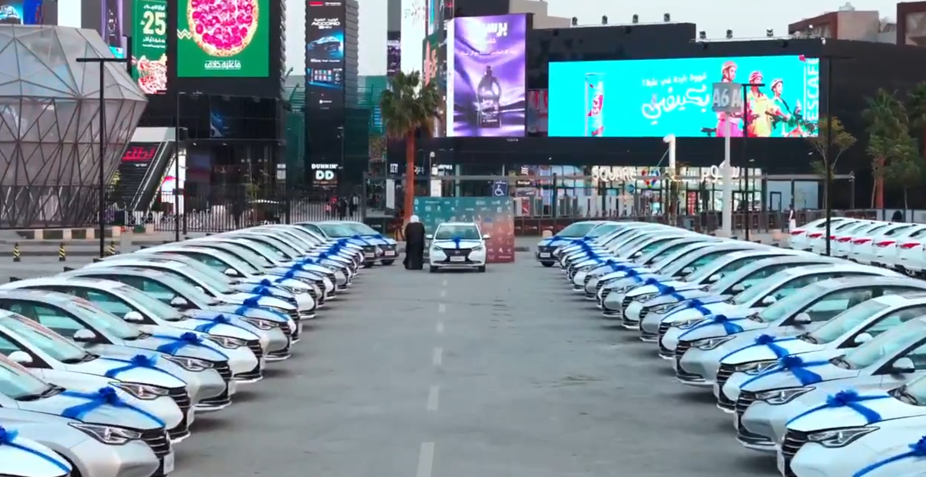 تقديم 300 سيارة شانجان هدية للعرسان في ليلة عمر بالسعودية