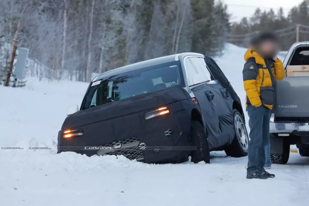جينيسيس جي في 90 الأولية في صور تجسسية خلال تعثرها في الجليد