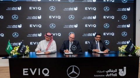 توقيع اتفاق بين مرسيدس والجفالي مع EVIQ لتوفير شبكة شحن كهربائية بالسعودية