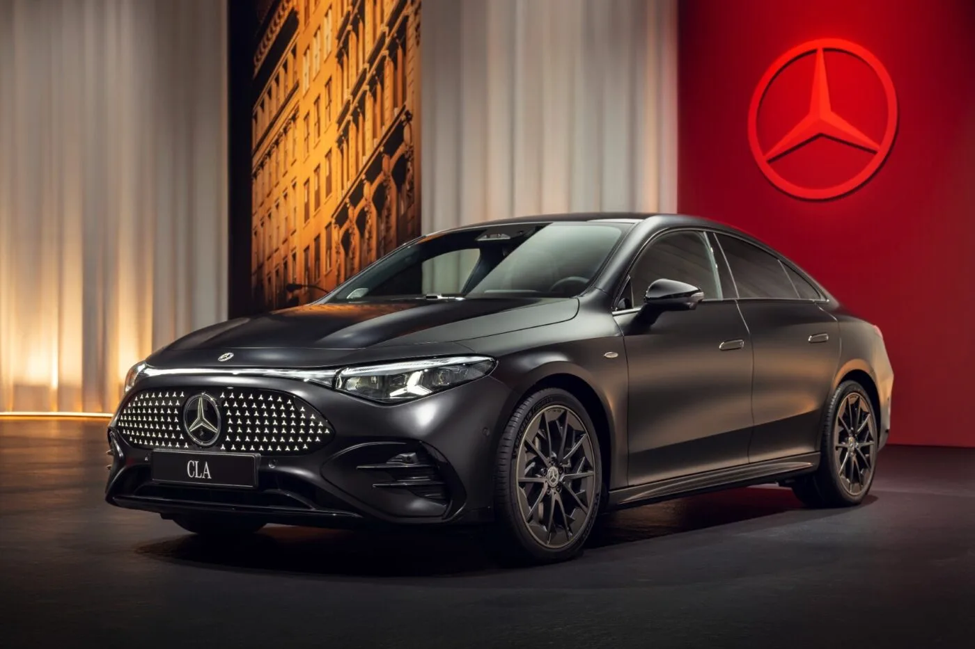 مرسيدس تبيع المزيد من السيارات الكهربائية من جديد