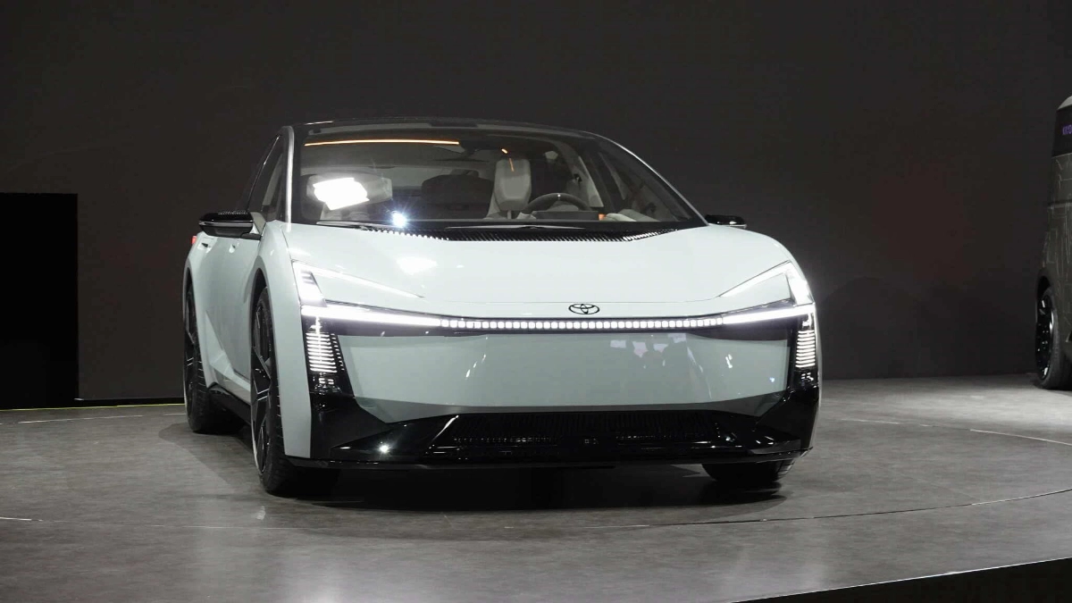 تويوتا كورولا كونسبت : سيارة سيدان عالمية تمثل الجيل القادم بتصميم مختلف