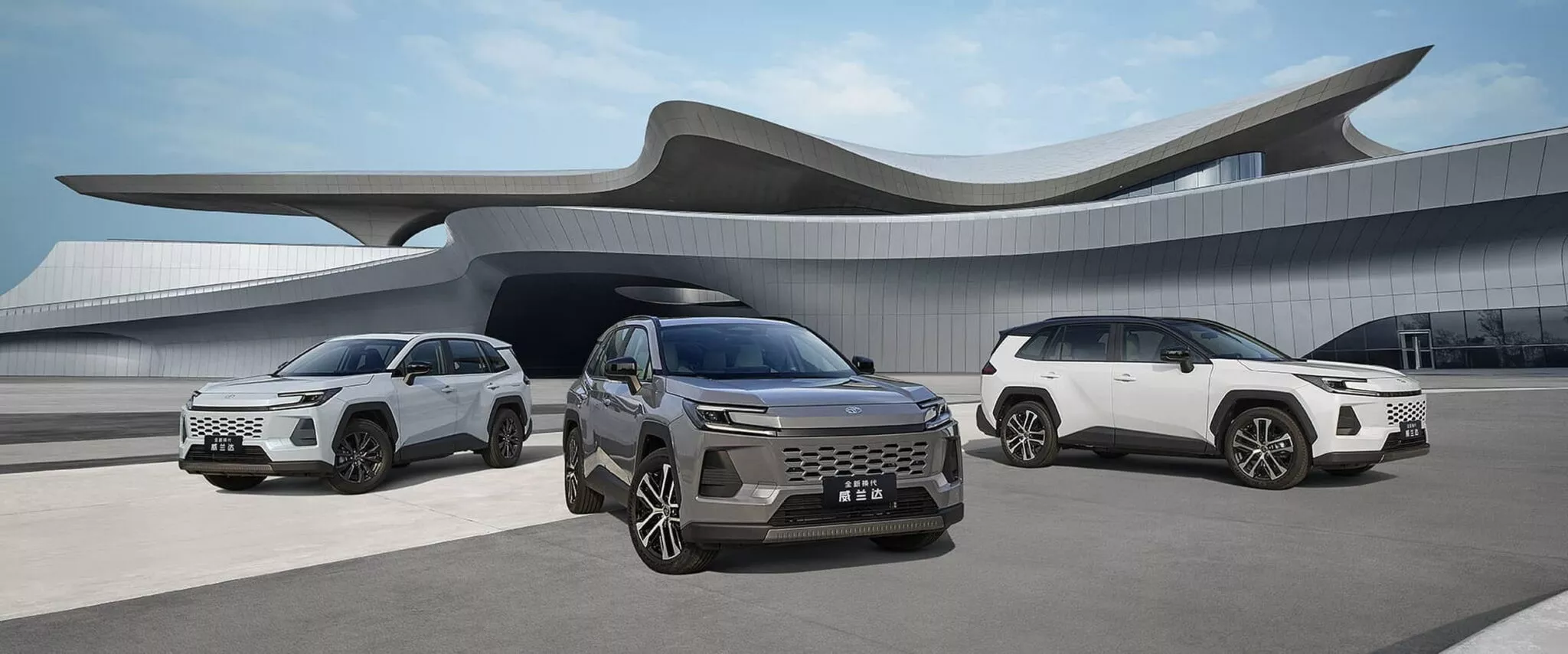 تويوتا راف 4 الصينية تأتي بنسخة من فاو وأخري من جي إيه سي