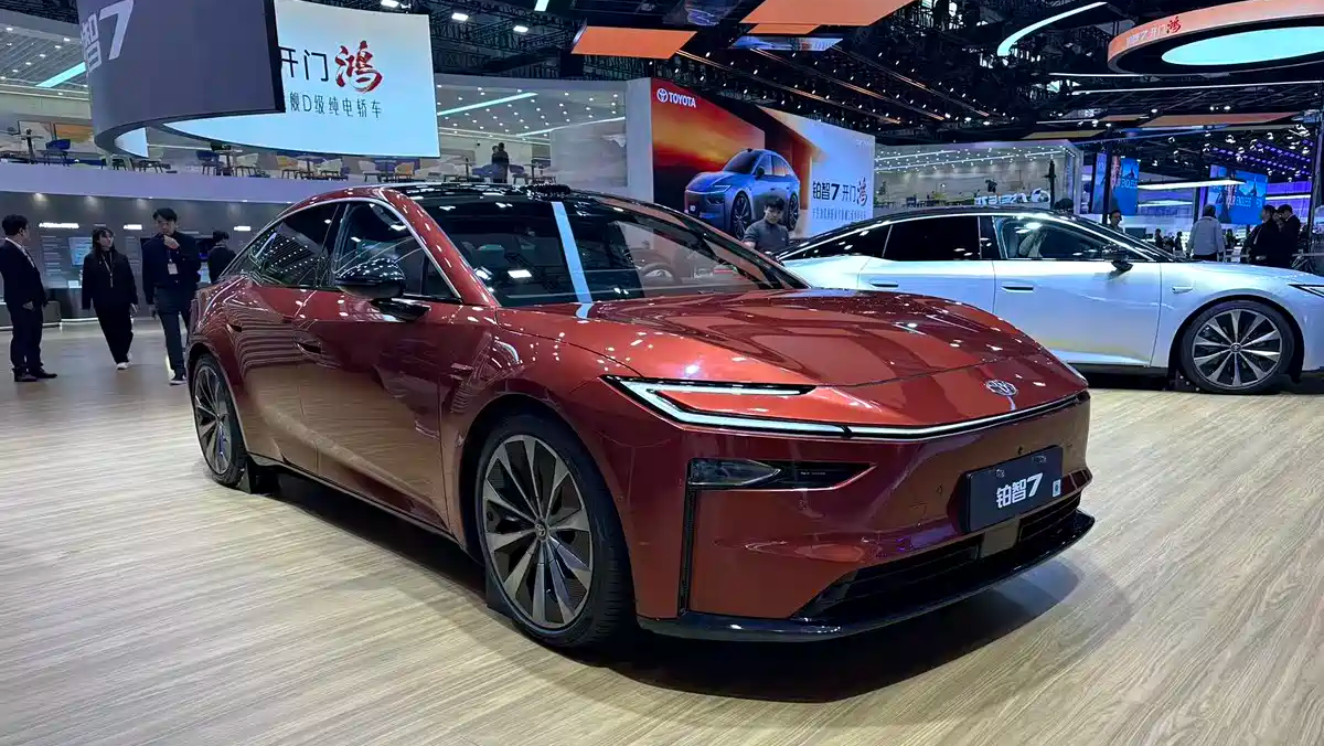 تويوتا bZ7 EV تطلق لأول مرة بنظام تشغيل من هواوي في الصين