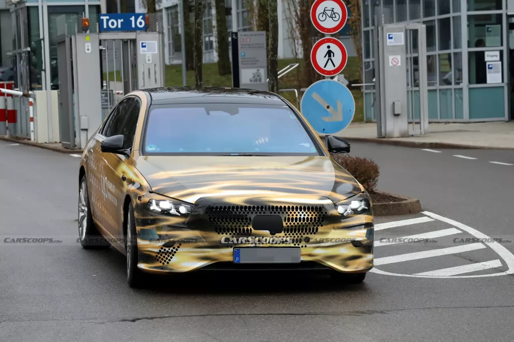 مرسيدس إس كلاس الجديدة ستأتي بمحرك V8 و2700 تغيير