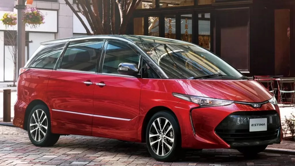 تويوتا إستيما قد تعود جديد في صورة ميني فان مصممة للرحلات الطويلة