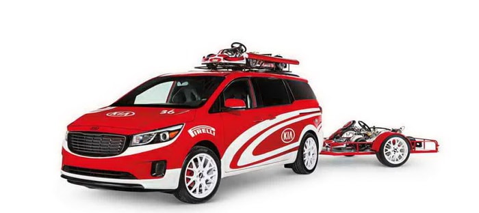 كيا ألتيمايت كارتينج سيدونا تظهر من أجل معرض SEMA بمقطورة صغيرة