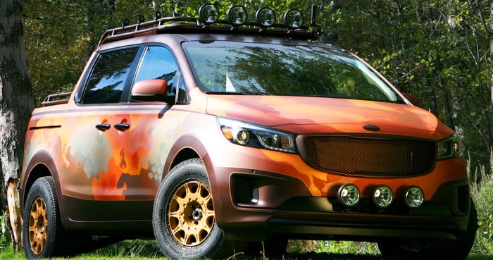 كيا فوتو سافاري سيدونا الميني فان تتحول لسيارة برية في SEMA 2015