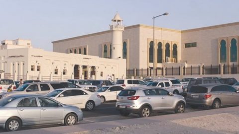 ضبط مخالفات توقف ممنوع أمام المساجد وتحميل ركاب بدون ترخيص في جدة