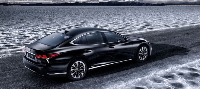 لكزس تستعد للكشف عن موديل LS 500h Hybrid  السيدان الفاخرة في جنيف