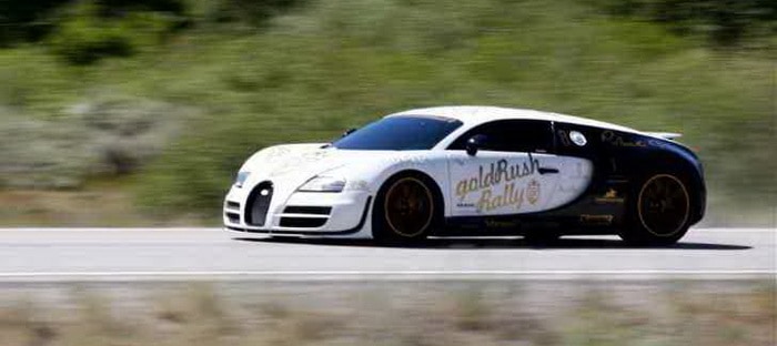 فيديو : بوجاتي فيرون سوبر سبورت Pur Blanc تنطلق كالسهم بسرعة 397 كم\\\\\\\\ساعة