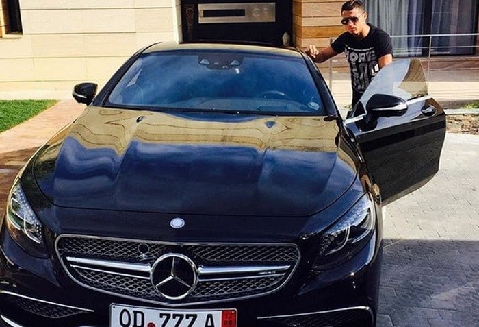 كريستيانو رونالدو يتباهي حالياً بسيارتي رانج روفر سبورت SVR و مرسيدس S65 AMG كوبيه