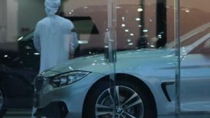 مصادرة 81 سيارة مارست سباقات الشوارع بسرعة 300 كم في دبي