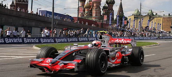 شباب الإمارات شارك بنجاح في تنظيم سباق الجائزة الكبري للفورميلا 1 في روسيا