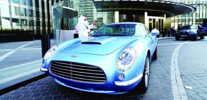 برج خليفة يشهد جلسة تصوير لسبيد باك جي تي الانجليزية الفاخرة المصنعة يدوياً