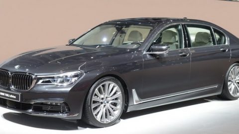 BMW الفئة السابعة الجديدة تأتي في الوقت المناسب لمواجهة المنافسين في فرانكفورت 2015