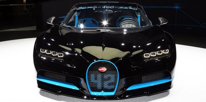 بوجاتي شيرون تصل إلى فرانكفورت لتتباهى برقمها القياسي العالمي الجديد