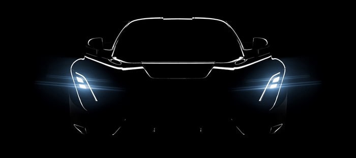 هينيسي فينوم F5 تستهدف بوجاتي شيرون بسرعة تتجاوز 480 كم