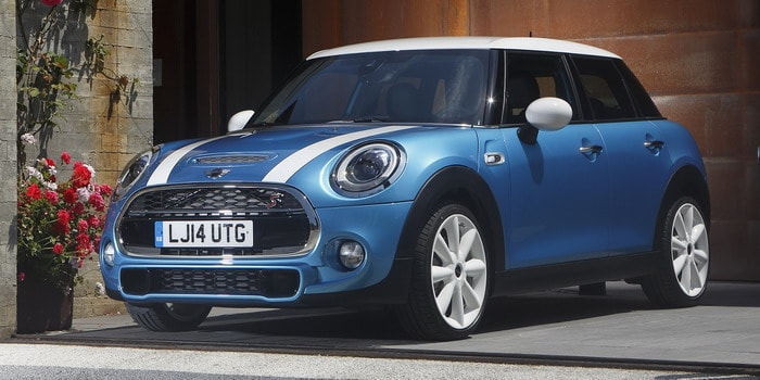 سيّارة MINI HATCH الجديدة كلياً أصبحت بخمسة أبواب ومساحة إضافية
