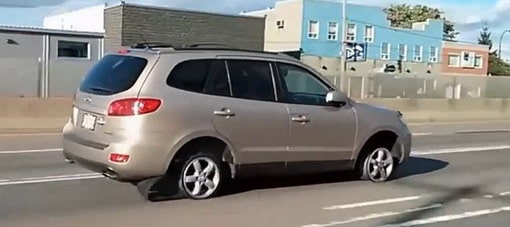 فيديو : سائق هيونداى سانتافي يرى أن السير على عجلتين كافي !