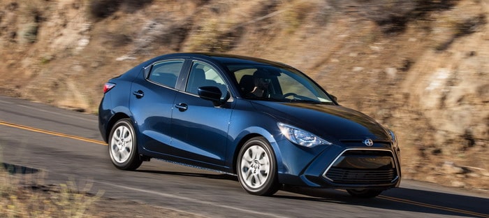 سيون iA 2016 تواجه التحدي كسيدان رياضية بسعر  يبدأ من 15.700 دولار