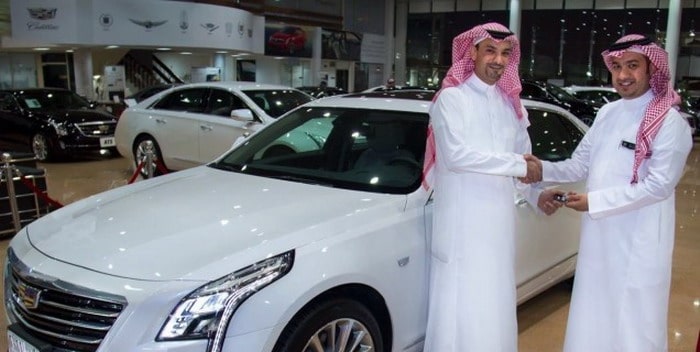 ​الجميح توقع اتفاق جديد لنقل كبار المسافرين بسيارات كاديلاك في المملكة