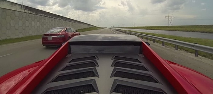 فيديو : تسلا Model S تتفوق علي مرسيدس G63 AMG وسيارات أخري في سباق التسارع
