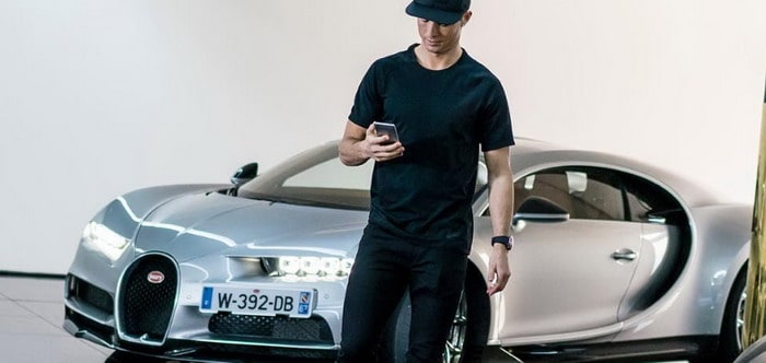كريستيانو رونالدو يختبر سيارته بوجاتي تشيرون الجديدة