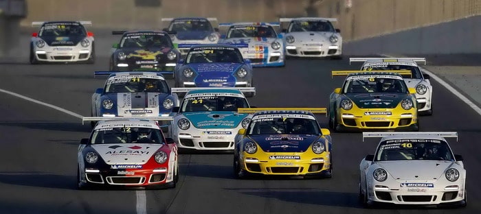 تنمية خبرات سائقي السباقات الشباب عبر ورشة عمل في حلبة دبي أوتودروم