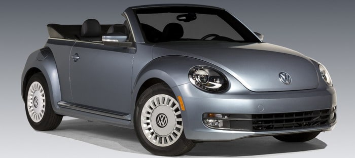 فولكس فاجن بيتل Denim 2016 تقدم بسقف مرن خاص لتكريم بيتل جينز من السبعينيات