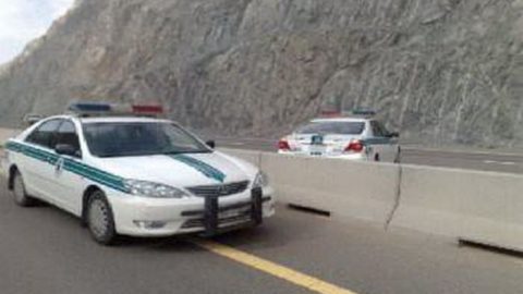ضبط سعودي وشابتين في سيارة مسروقة في الرياض