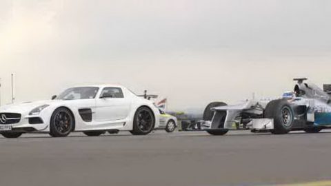 فيديو : أيهما أسرع . . سيارة مرسيدس فورميلا 1 أم سيارة مرسيدس SLS AMG فائقة ؟