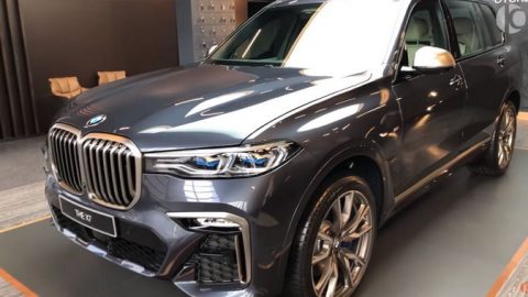 فيديو : جولة مميزة داخل سيارة BMW X7 موديل 2019