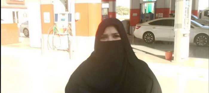تخصيص مسارات وفرق عمل نسائية في محطات وقود تجهيزاً لاستقبال السعوديات