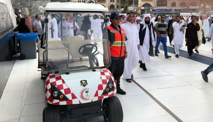 استخدام مركبات جولف لتأمين ساحات المسجد النبوي