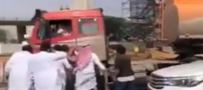 ​سائق مخمور يتسبب في صدم 16 سيارة بدون اصابات بالرياض